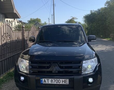 Черный Мицубиси Паджеро, объемом двигателя 3 л и пробегом 255 тыс. км за 12000 $, фото 1 на Automoto.ua