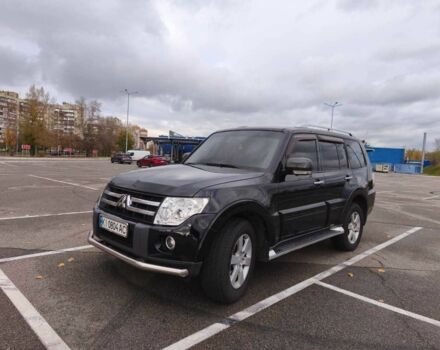 Чорний Міцубісі Паджеро, об'ємом двигуна 3.8 л та пробігом 240 тис. км за 11500 $, фото 1 на Automoto.ua