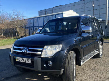 Черный Мицубиси Паджеро, объемом двигателя 3 л и пробегом 326 тыс. км за 9000 $, фото 1 на Automoto.ua