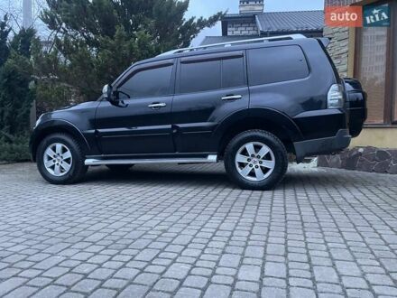 Чорний Міцубісі Паджеро, об'ємом двигуна 3 л та пробігом 260 тис. км за 10800 $, фото 1 на Automoto.ua
