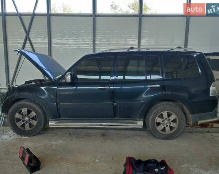 Міцубісі Паджеро 2007 у Кам'янське (Дніпродзержинськ) на Automoto.ua Чорний Міцубісі Паджеро, об'ємом двигуна 3 л та пробігом 320 тис. км за 6000 $, фото 1 на Automoto.ua