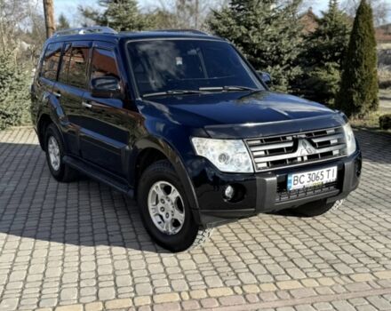 Черный Мицубиси Паджеро, объемом двигателя 3 л и пробегом 241 тыс. км за 12500 $, фото 1 на Automoto.ua