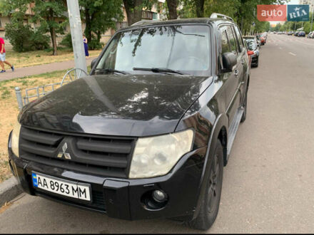 Чорний Міцубісі Паджеро, об'ємом двигуна 3 л та пробігом 209 тис. км за 9700 $, фото 1 на Automoto.ua