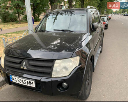 Черный Мицубиси Паджеро, объемом двигателя 3 л и пробегом 209 тыс. км за 9700 $, фото 1 на Automoto.ua
