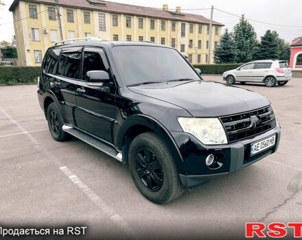 Черный Мицубиси Паджеро, объемом двигателя 3 л и пробегом 260 тыс. км за 13000 $, фото 1 на Automoto.ua