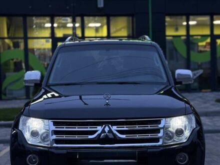 Черный Мицубиси Паджеро, объемом двигателя 0 л и пробегом 150 тыс. км за 11000 $, фото 1 на Automoto.ua