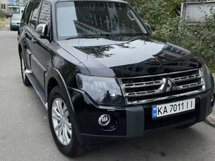 Чорний Міцубісі Паджеро, об'ємом двигуна 3 л та пробігом 301 тис. км за 11500 $, фото 1 на Automoto.ua