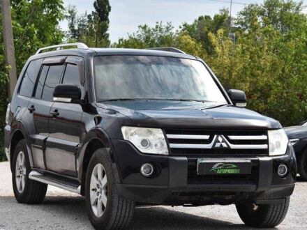 Черный Мицубиси Паджеро, объемом двигателя 3.8 л и пробегом 286 тыс. км за 11499 $, фото 1 на Automoto.ua