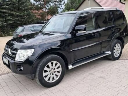 Черный Мицубиси Паджеро, объемом двигателя 3.2 л и пробегом 223 тыс. км за 2900 $, фото 1 на Automoto.ua