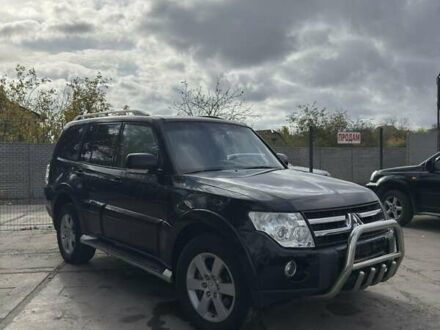 Чорний Міцубісі Паджеро, об'ємом двигуна 0 л та пробігом 300 тис. км за 12300 $, фото 1 на Automoto.ua