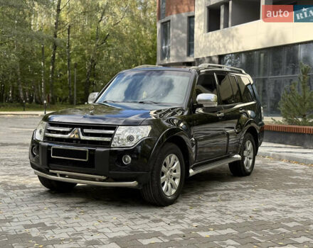 Чорний Міцубісі Паджеро, об'ємом двигуна 3.2 л та пробігом 270 тис. км за 13350 $, фото 1 на Automoto.ua
