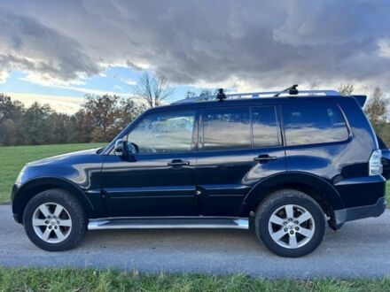 Чорний Міцубісі Паджеро, об'ємом двигуна 3.2 л та пробігом 185 тис. км за 3700 $, фото 1 на Automoto.ua