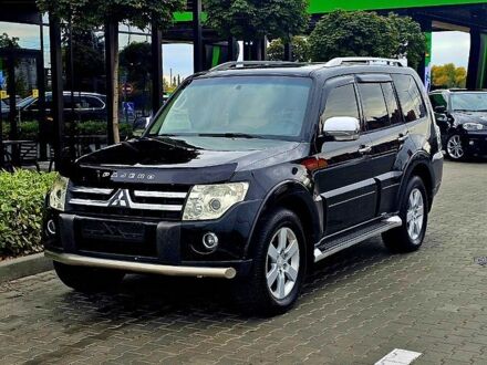 Черный Мицубиси Паджеро, объемом двигателя 3.8 л и пробегом 200 тыс. км за 11300 $, фото 1 на Automoto.ua