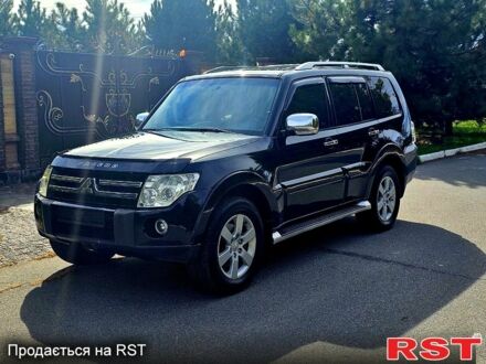 Міцубісі Паджеро 2009 у Дніпро (Дніпропетровську) на Automoto.ua Чорний Міцубісі Паджеро, об'ємом двигуна 3.8 л та пробігом 200 тис. км за 11750 $, фото 1 на Automoto.ua