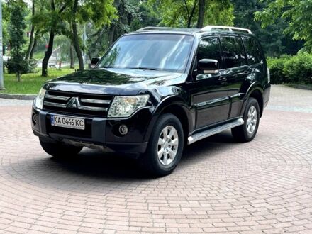 Міцубісі Паджеро 2010 у Києві на Automoto.ua Чорний Міцубісі Паджеро, об'ємом двигуна 3 л та пробігом 260 тис. км за 12990 $, фото 1 на Automoto.ua