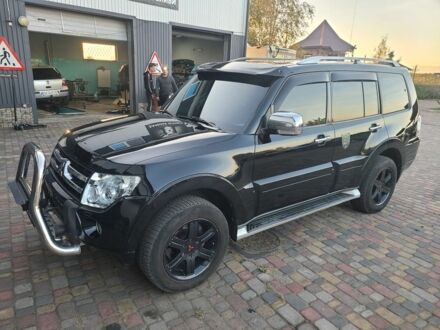 Мицубиси Паджеро 2011 в Ровно на Automoto.ua Черный Мицубиси Паджеро, объемом двигателя 3.2 л и пробегом 309 тыс. км за 15250 $, фото 1 на Automoto.ua