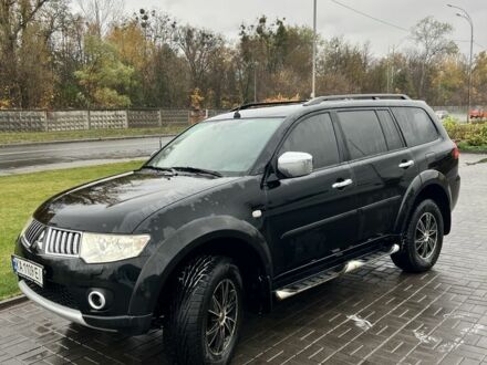 Мицубиси Паджеро 2012 в Киеве на Automoto.ua Черный Мицубиси Паджеро, объемом двигателя 2.5 л и пробегом 294 тыс. км за 11500 $, фото 1 на Automoto.ua