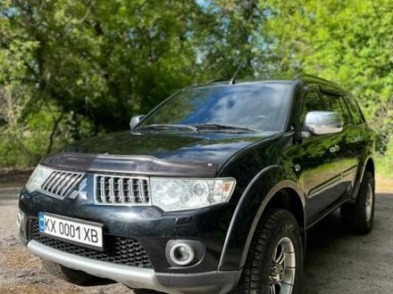Міцубісі Паджеро 2013 у Червоноград на Automoto.ua Чорний Міцубісі Паджеро, об'ємом двигуна 2.5 л та пробігом 150 тис. км за 16700 $, фото 1 на Automoto.ua