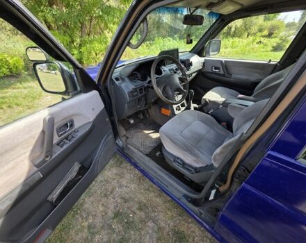 Фиолетовый Мицубиси Паджеро, объемом двигателя 2.8 л и пробегом 500 тыс. км за 4200 $, фото 4 на Automoto.ua