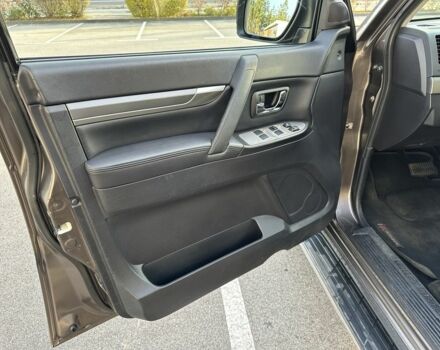 Коричневый Мицубиси Паджеро, объемом двигателя 3 л и пробегом 143 тыс. км за 329 $, фото 5 на Automoto.ua