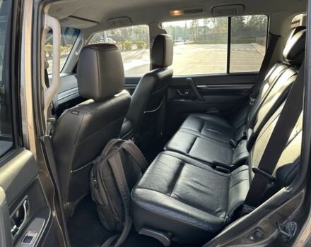 Коричневый Мицубиси Паджеро, объемом двигателя 3 л и пробегом 143 тыс. км за 329 $, фото 4 на Automoto.ua