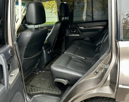 Коричневый Мицубиси Паджеро, объемом двигателя 3.2 л и пробегом 232 тыс. км за 16800 $, фото 17 на Automoto.ua