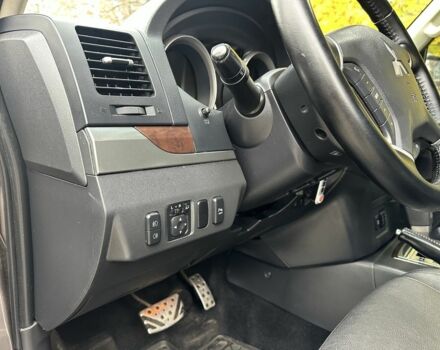 Коричневый Мицубиси Паджеро, объемом двигателя 3.2 л и пробегом 232 тыс. км за 16800 $, фото 16 на Automoto.ua