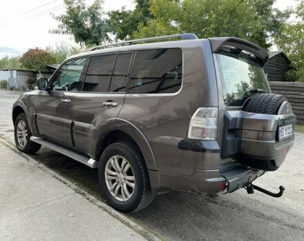 Коричневий Міцубісі Паджеро, об'ємом двигуна 3.2 л та пробігом 300 тис. км за 10600 $, фото 3 на Automoto.ua
