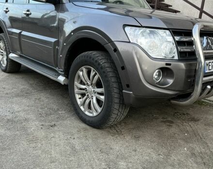 Коричневий Міцубісі Паджеро, об'ємом двигуна 3.2 л та пробігом 300 тис. км за 10600 $, фото 1 на Automoto.ua