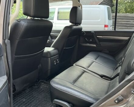 Коричневий Міцубісі Паджеро, об'ємом двигуна 3.2 л та пробігом 300 тис. км за 10600 $, фото 6 на Automoto.ua