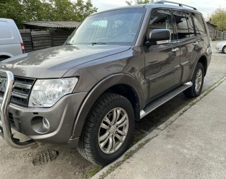 Коричневий Міцубісі Паджеро, об'ємом двигуна 3.2 л та пробігом 300 тис. км за 10600 $, фото 2 на Automoto.ua