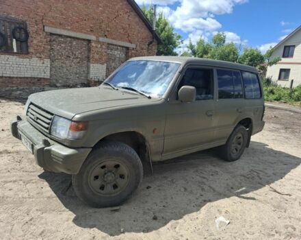 Красный Мицубиси Паджеро, объемом двигателя 2.5 л и пробегом 400 тыс. км за 3500 $, фото 2 на Automoto.ua