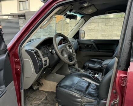 Червоний Міцубісі Паджеро, об'ємом двигуна 3.5 л та пробігом 300 тис. км за 3950 $, фото 5 на Automoto.ua