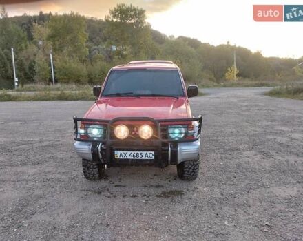 Червоний Міцубісі Паджеро, об'ємом двигуна 2.5 л та пробігом 300 тис. км за 4300 $, фото 1 на Automoto.ua