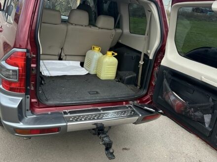 Червоний Міцубісі Паджеро, об'ємом двигуна 3.5 л та пробігом 200 тис. км за 8000 $, фото 1 на Automoto.ua