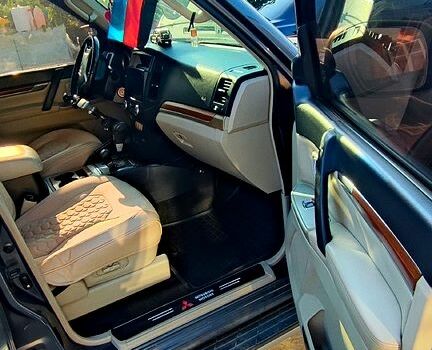 Міцубісі Паджеро, об'ємом двигуна 3 л та пробігом 282 тис. км за 13800 $, фото 3 на Automoto.ua