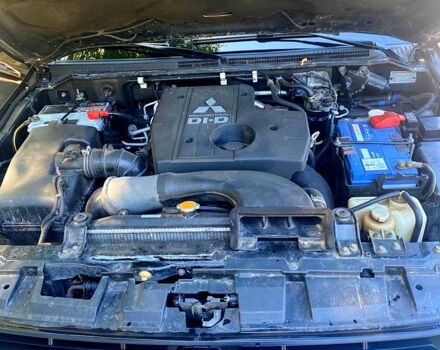 Мицубиси Паджеро, объемом двигателя 3.2 л и пробегом 280 тыс. км за 13000 $, фото 2 на Automoto.ua