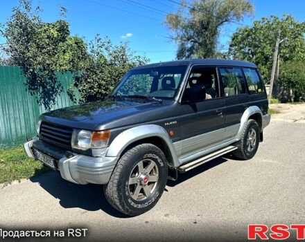 Мицубиси Паджеро, объемом двигателя 2.5 л и пробегом 300 тыс. км за 3400 $, фото 1 на Automoto.ua