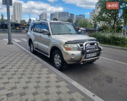 Жовтий Міцубісі Паджеро, об'ємом двигуна 3 л та пробігом 315 тис. км за 7900 $, фото 1 на Automoto.ua