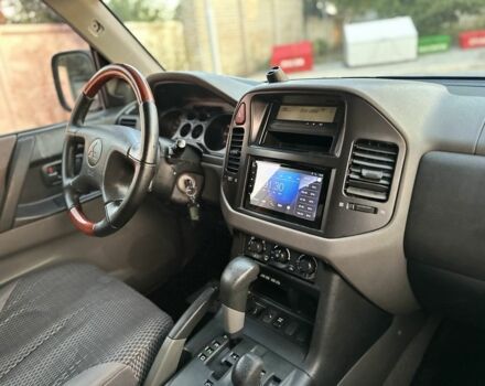 Сірий Міцубісі Паджеро, об'ємом двигуна 3.2 л та пробігом 262 тис. км за 9855 $, фото 6 на Automoto.ua