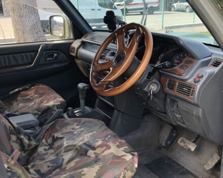 Серый Мицубиси Паджеро, объемом двигателя 2.8 л и пробегом 170 тыс. км за 1800 $, фото 5 на Automoto.ua