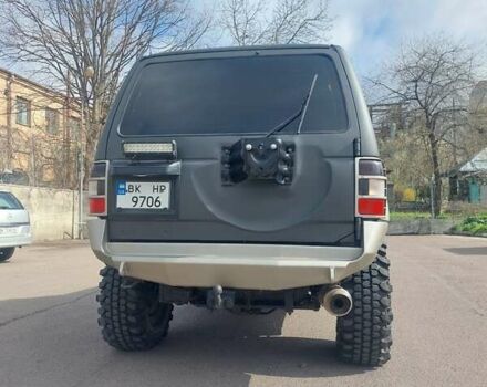 Сірий Міцубісі Паджеро, об'ємом двигуна 3.5 л та пробігом 323 тис. км за 9999 $, фото 3 на Automoto.ua