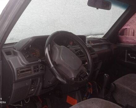 Серый Мицубиси Паджеро, объемом двигателя 3.5 л и пробегом 200 тыс. км за 3600 $, фото 3 на Automoto.ua