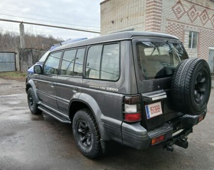 Сірий Міцубісі Паджеро, об'ємом двигуна 2.8 л та пробігом 300 тис. км за 4700 $, фото 2 на Automoto.ua