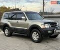 Серый Мицубиси Паджеро, объемом двигателя 3.5 л и пробегом 250 тыс. км за 6800 $, фото 1 на Automoto.ua