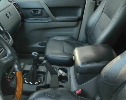 Сірий Міцубісі Паджеро, об'ємом двигуна 3.2 л та пробігом 320 тис. км за 4500 $, фото 2 на Automoto.ua