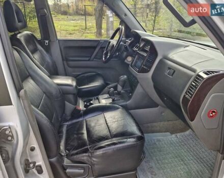 Сірий Міцубісі Паджеро, об'ємом двигуна 3.5 л та пробігом 266 тис. км за 6000 $, фото 18 на Automoto.ua