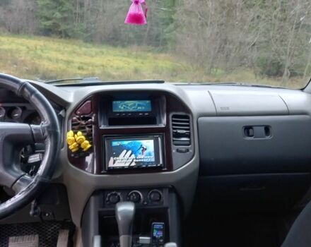 Сірий Міцубісі Паджеро, об'ємом двигуна 3.5 л та пробігом 316 тис. км за 7400 $, фото 5 на Automoto.ua