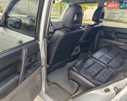 Сірий Міцубісі Паджеро, об'ємом двигуна 3.5 л та пробігом 266 тис. км за 6000 $, фото 11 на Automoto.ua