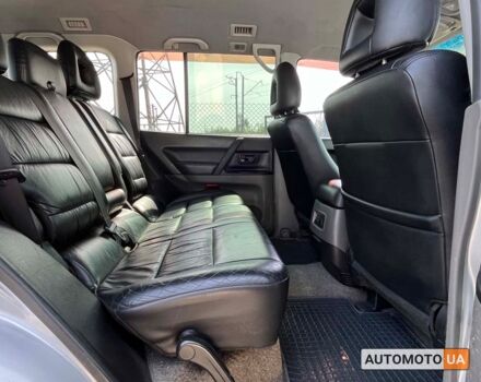 Сірий Міцубісі Паджеро, об'ємом двигуна 3.5 л та пробігом 320 тис. км за 7500 $, фото 23 на Automoto.ua